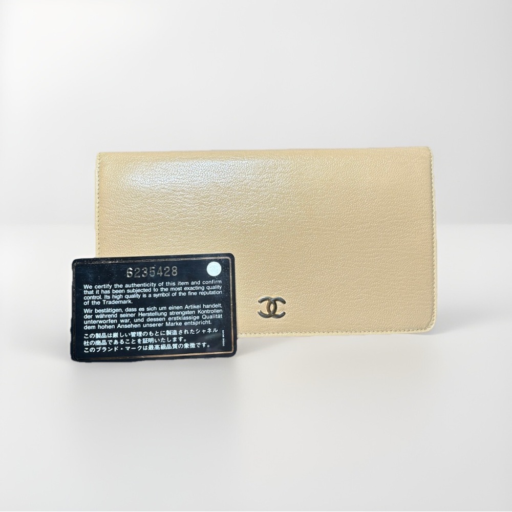 CHANEL Beige Caviar Leather Long Wallet – (Pre-owned, Authentic & Vintage)